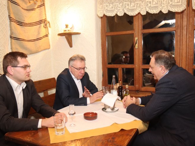 Milorad Dodik i Igor Kalabuhov (Foto: twitter.com/MiloradDodik) - 