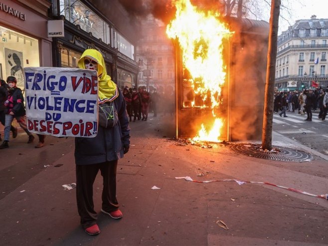 Protesti u Francuskoj (Foto: EPA-EFE/MOHAMMED BADRA) - 