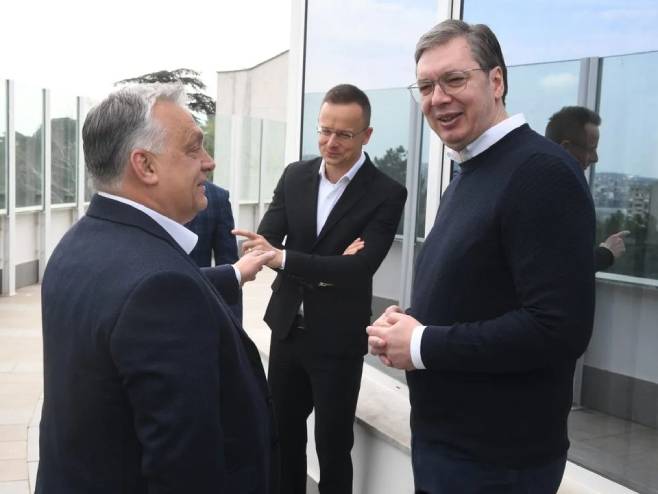 Vučić, Orban i Sijarto (Foto: buducnostsrbijeav Instagram) - 