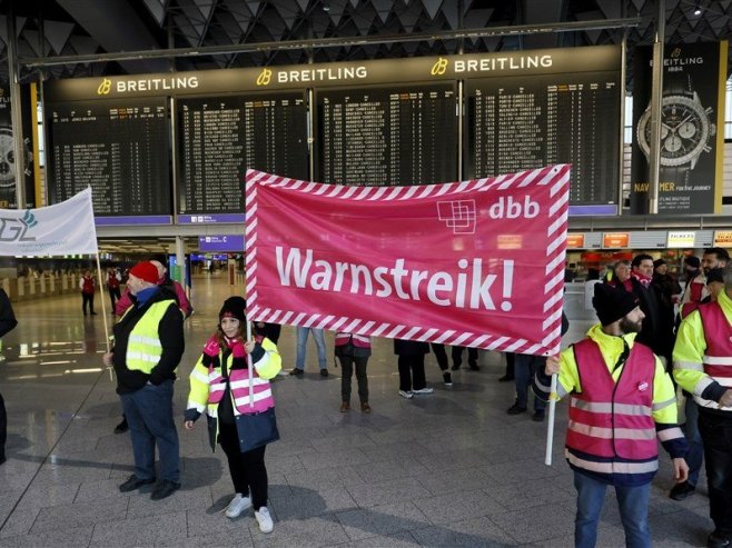 Štrajk u Njemačkoj (Foto: EPA-EFE/RONALD WITTEK) - 