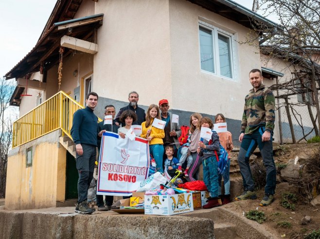 Stigla humanitarna pomoć za srpske eklave na istoku KiM (Foto: twitter/ArnoGujon) - 