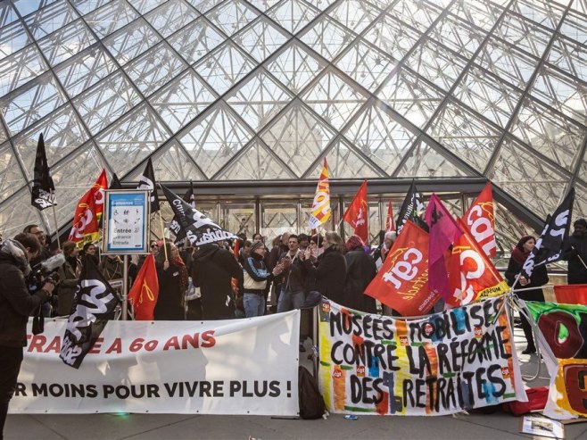 Protesti u Parizu (Foto:  EPA-EFE/CHRISTOPHE PETIT TESSON) - 