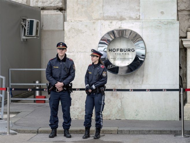Austrijska policija (foto: EPA-EFE / CHRISTIAN BRUNA) - 