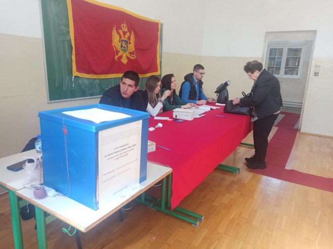 Glasanje u Crnoj Gori - Foto: RTRS