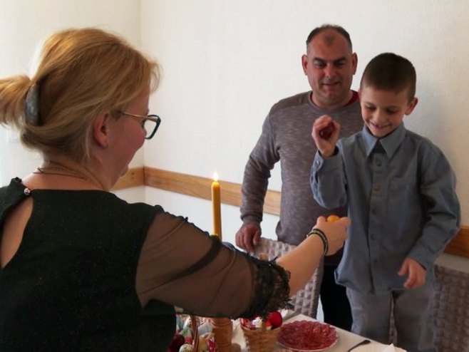 Porodica Zdjelar - Foto: RTRS