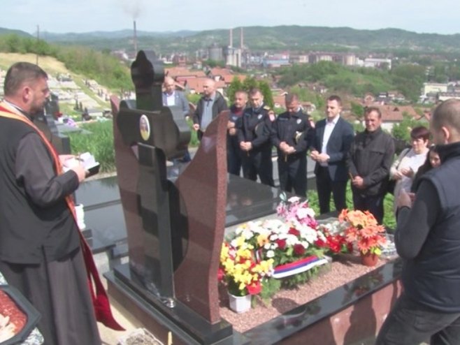 Obilježavanje osmogodišnjice od terorističkog napada u Zvorniku - Foto: RTRS