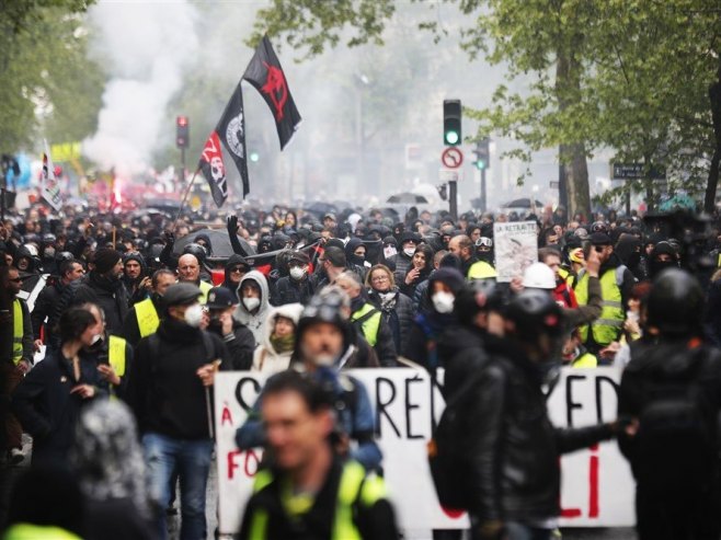Demonstracije u Francuskoj (Foto: EPA-EFE/CHRISTOPHE PETIT TESSON) - 