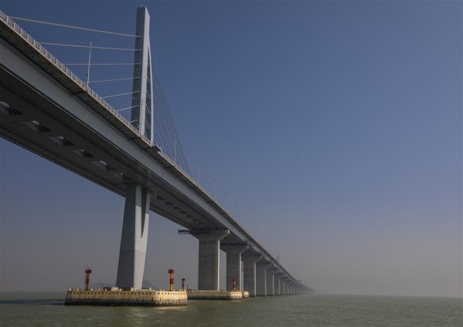 Most, ilustracija (Foto:  EPA-EFE/ALEX PLAVEVSKI) - Foto: Screenshot/YouTube