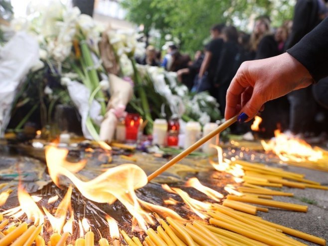 Pomen stradalima u Srbiji (Foto: EPA-EFE/ANDREJ CUKIC) - 