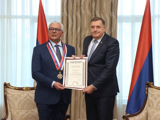 Dodik odlikovao Mandića - Foto: predsjednikrs.rs/Borislav Zdrinja