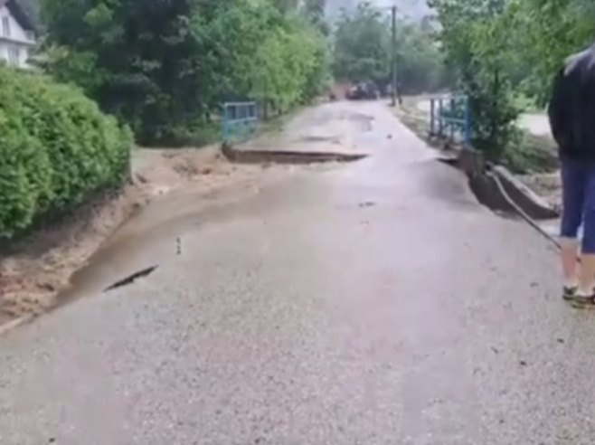 Poplave u Tesliću - Foto: RTRS