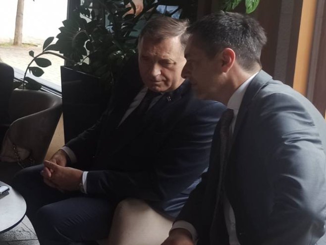 Milorad Dodik i Velibor Milivojević - Foto: RTRS