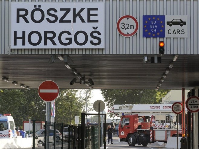 Granični prelaz Roske (foto: EPA / ZOLTAN GERGELY KELEMEN HUNGARY OUT) - 