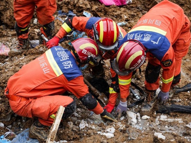 Kina: 19 poginulih u obrušavanju dijela planine u provinciji Sečuan (FOTO/VIDEO)
