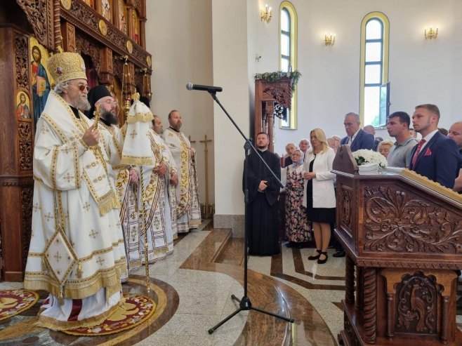 Cvijanovićeva prisustvuje Svetoj arhijerejskoj liturgiji - Foto: RTRS