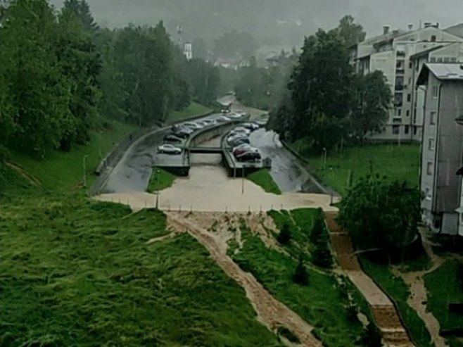 Poplava nastala zbog jakih oborina na Starčevici, Banjaluka - Foto: RTRS