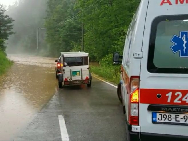 Bujične poplave na putu Mlinska rijeka - Čelinac (VIDEO)