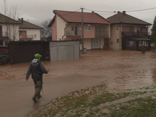 Više od 50 kuća poplavljeno u Sjevernoj Makedoniji, ugrožene poljoprivredne površine