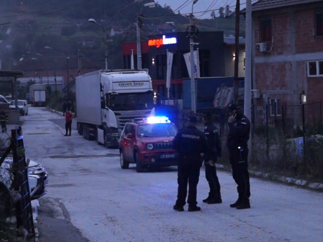 Novi Pazar: Policija blokirala industrijsku zonu (Foto: Tanjug/screenshot) - Foto: Screenshot/YouTube