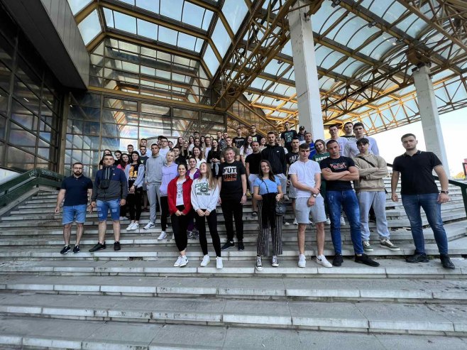 Brucoši iz Srpske dobijaju indeks u Srbiji - Foto: SRNA