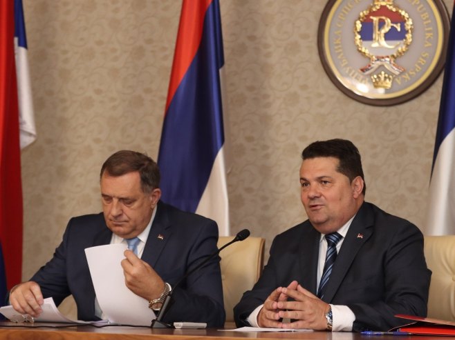 Milorad Dodik i Nenad Stevandić - Foto: predsjednikrs.rs/Borislav Zdrinja