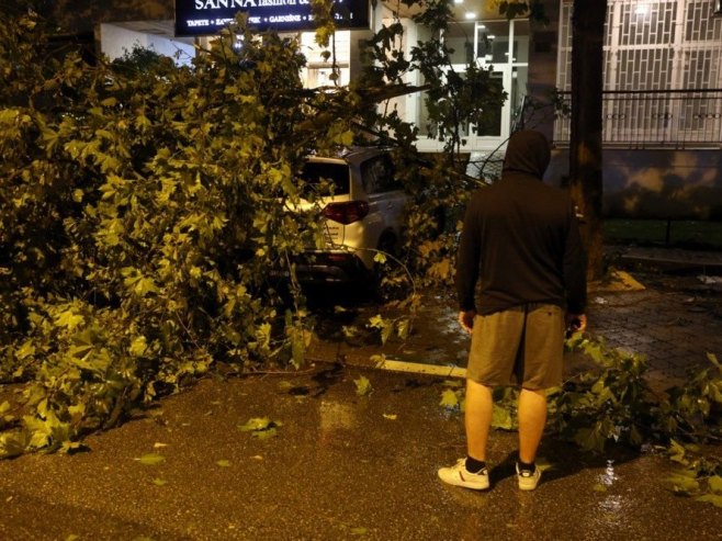 Nevrijeme u Beogradu (Foto: EPA-EFE/ANDREJ CUKIC) - 