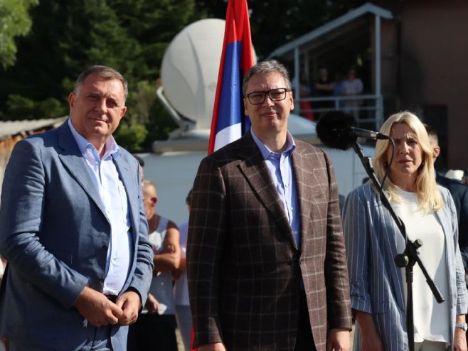 Vučić, Dodik i Cvijanović (foto: instagram.com) - 