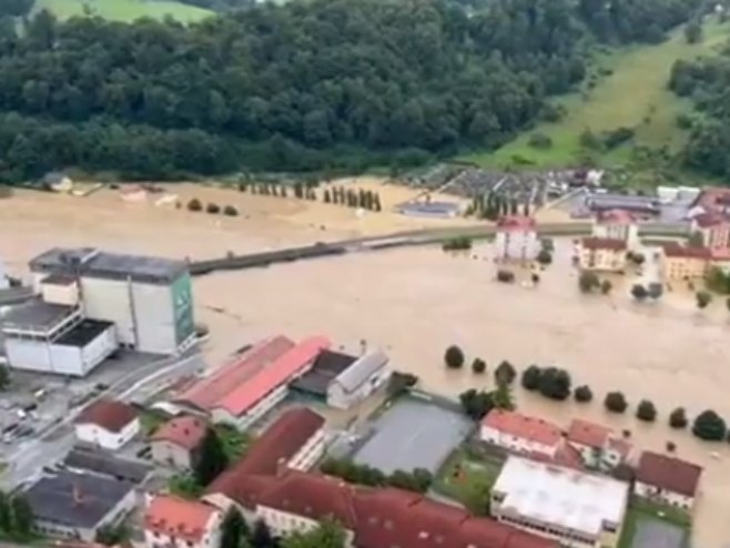 Nevrijeme u Sloveniji (Foto: twitter.com/Slovenskavojska) -
