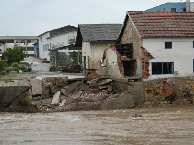 Poplave u Sloveniji (Foto: EPA/ZIGA ZIVULOVIC JR) - 