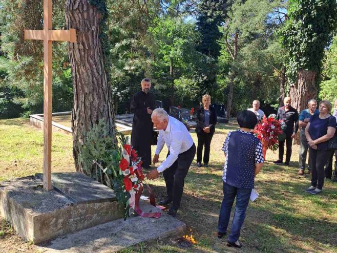 Glina: Parastos civilnim srpskim žrtvama Glina: Parastos civilnim srpskim žrtvama - Foto: RTRS