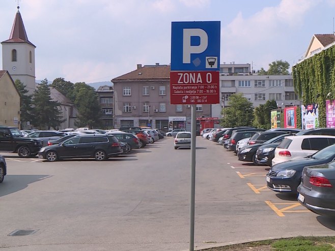 Kako riješiti problem parkinga - automobila sve više, mjesta za parkiranje sve manje? (VIDEO)