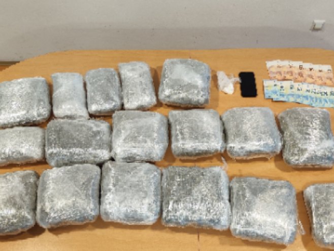 Na granici Crne Gore i BiH zaplijenjeno 25 kilograma marihuane