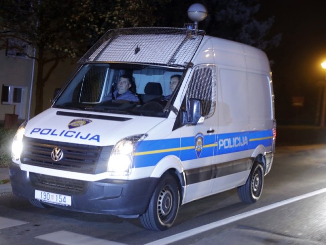 Hrvatska policija (foto: EPA-EFE/ANTONIO BAT ilustracija) Hrvatska policija (foto: EPA-EFE/ANTONIO BAT ilustracija) -