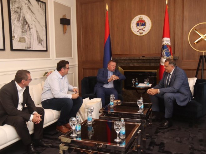 Dodik sa delegacijom Celeksa - Foto: Ustupljena fotografija