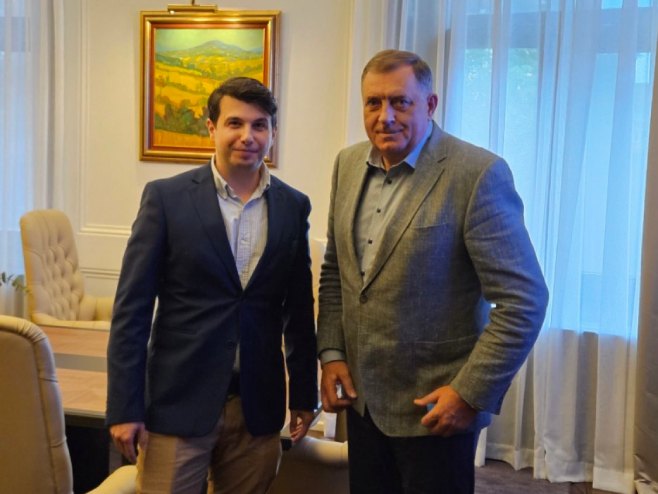 Milorad Dodik i Stefan Bošnjak (Foto: twitter.com/MiloradDodik) Milorad Dodik i Stefan Bošnjak (Foto: twitter.com/MiloradDodik) -