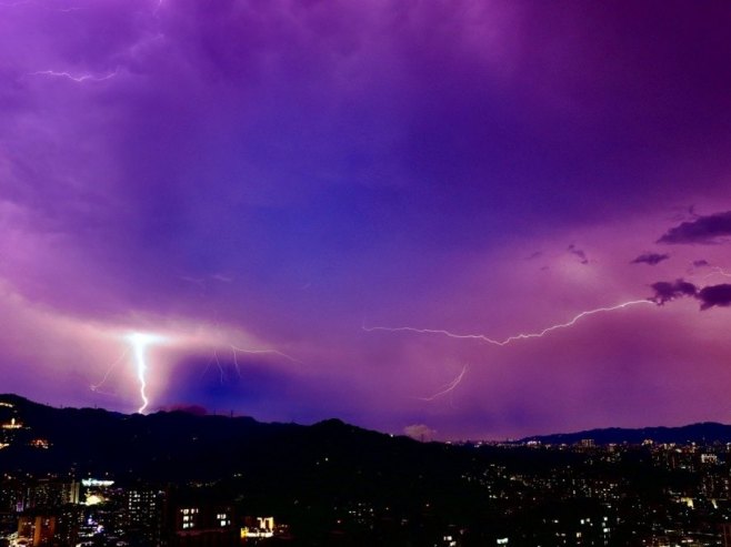 Uragan na Tajvanu (Foto: EPA-EFE/RITCHIE B. TONGO, ilustracija) - 