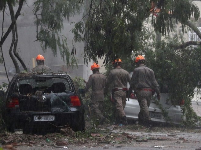 Oluja u Brazilu (Foto: EPA-EFE/Marcelo Sayão) - 