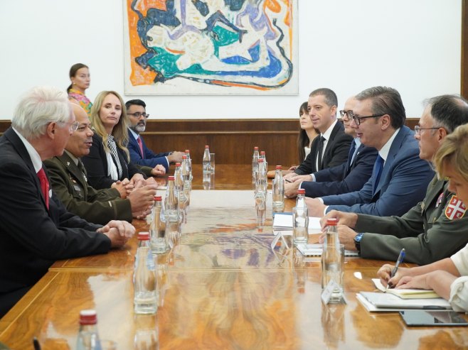 Vučić sa delegacijom Nacionalne garde Ohaja (Foto: TANJUG/ VLADIMIR ŠPORČIĆ) - 