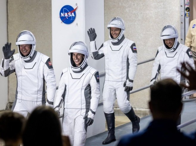 Astronauti (Foto: EPA-EFE/CRISTOBAL HERRERA-ULASHKEVICH) - 