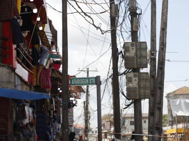 Nigerija bez električne energije (Foto:EPA-EFE/Akintunde Akinleye) Nigerija bez električne energije (Foto:EPA-EFE/Akintunde Akinleye) -