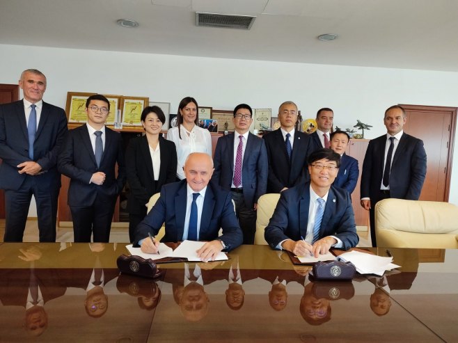 Potpisivanje sporazuma (Foto: Ministarstvo energetike i rudarstva Srpske Facebook) Potpisivanje sporazuma (Foto: Ministarstvo energetike i rudarstva Srpske Facebook) -