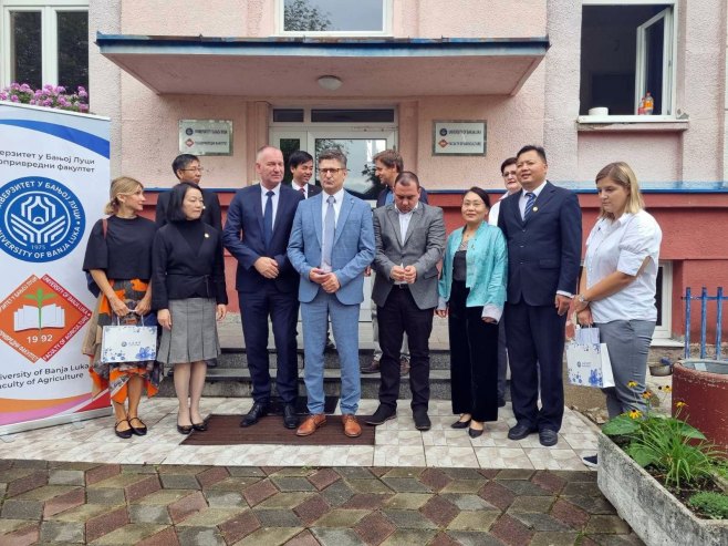 Delegacija Kine u posjeti Poljoprivrednom fakultetu u Banjaluci - Foto: RTRS