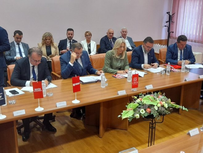 U Mostaru u toku koordinacioni sastanak partnera u vlasti na nivou BiH (Konferencija za novinare na RTRS)