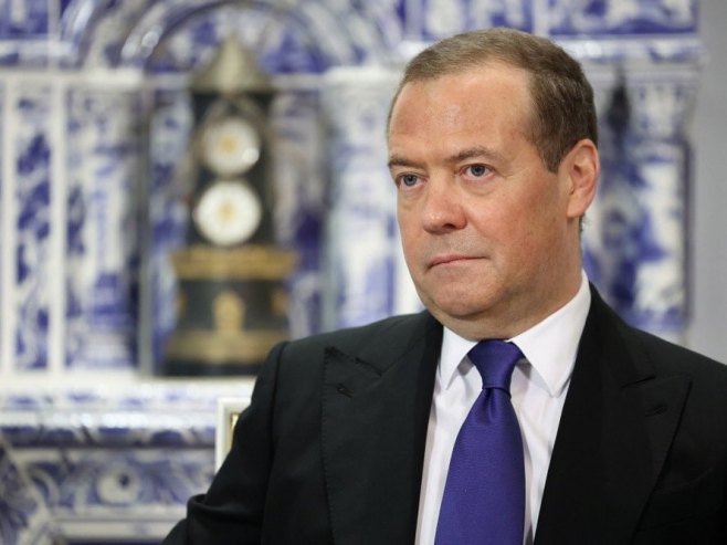 Dmitrij Medvedev (Foto:  EPA-EFE/VALERY SHARIFULIN / SPUTNIK / GOVERNMENT PRESS SERVICE POOL/ilustracija) - 