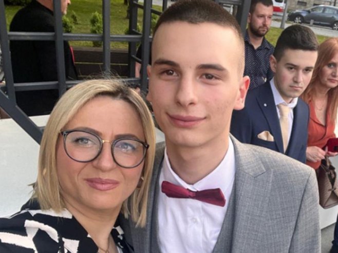 Sergejeva majka: U Moskvi je počeo sa terapijom, ogroman je borac, nadamo se oporavku (VIDEO)