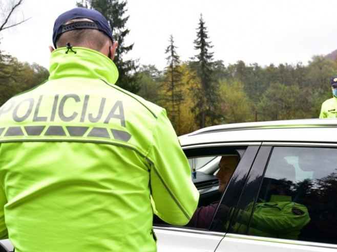 Hiljade Slovenaca na protestu u Novom Mestu nakon ubistva ugostitelja