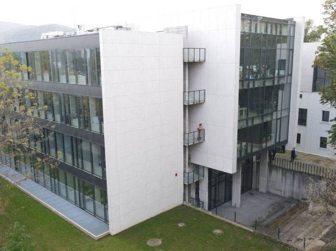 Zgrada Arhitektonsko-građevinsko-geodetskog i Šumarskog fakulteta Zgrada Arhitektonsko-građevinsko-geodetskog i Šumarskog fakulteta - Foto: predsjednikrs.rs/Borislav Zdrinja