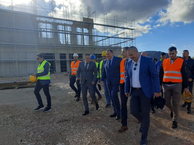 Trebinje: Dodik obišao radove na novoj bolnici - Foto: RTRS