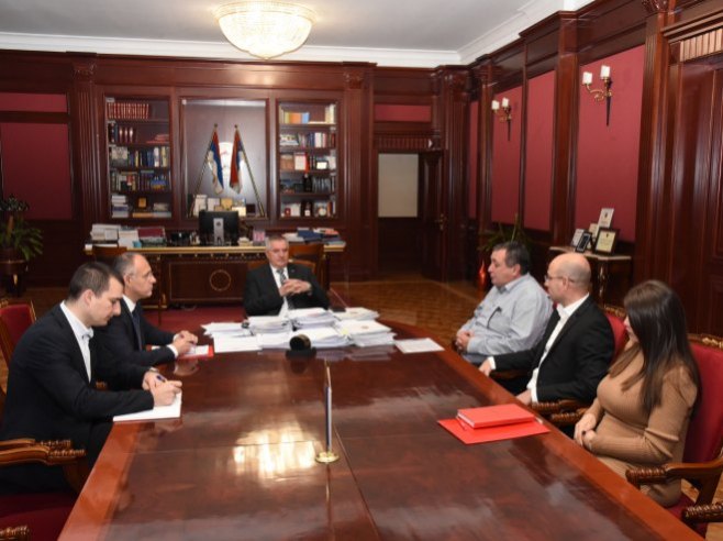 Višković sa predstavnicima Glasa Srpske Višković sa predstavnicima Glasa Srpske - Foto: Ustupljena fotografija