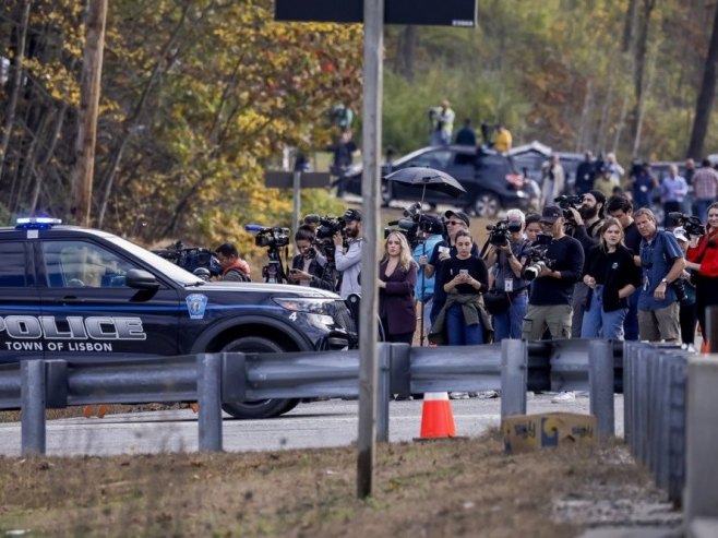 Policija (Foto: EPA-EFE/CJ GUNTHER/ilustracija) - 
